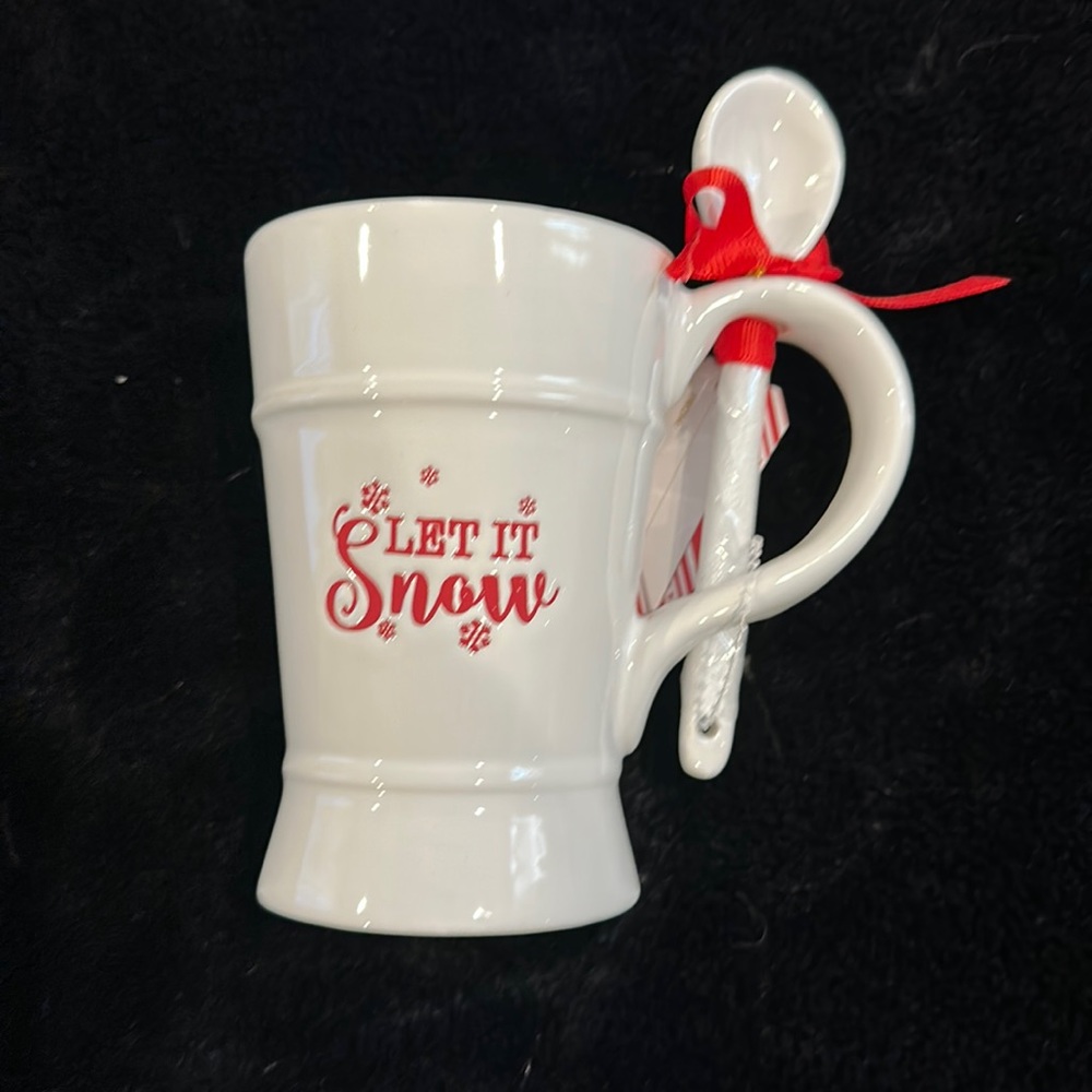 Brand new Christmas  “Let it Snow “Mug & spoon